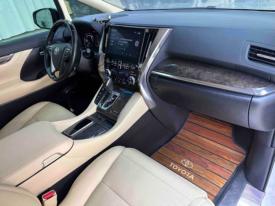 Toyota Alphard 2021 #8 Toyota Alphard 2021 car image #8