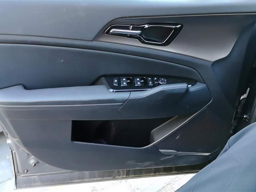 Kia Sportage 2023 car image #8