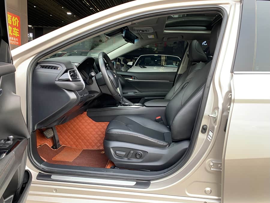 Toyota Camry 2022 immagine di auto #8