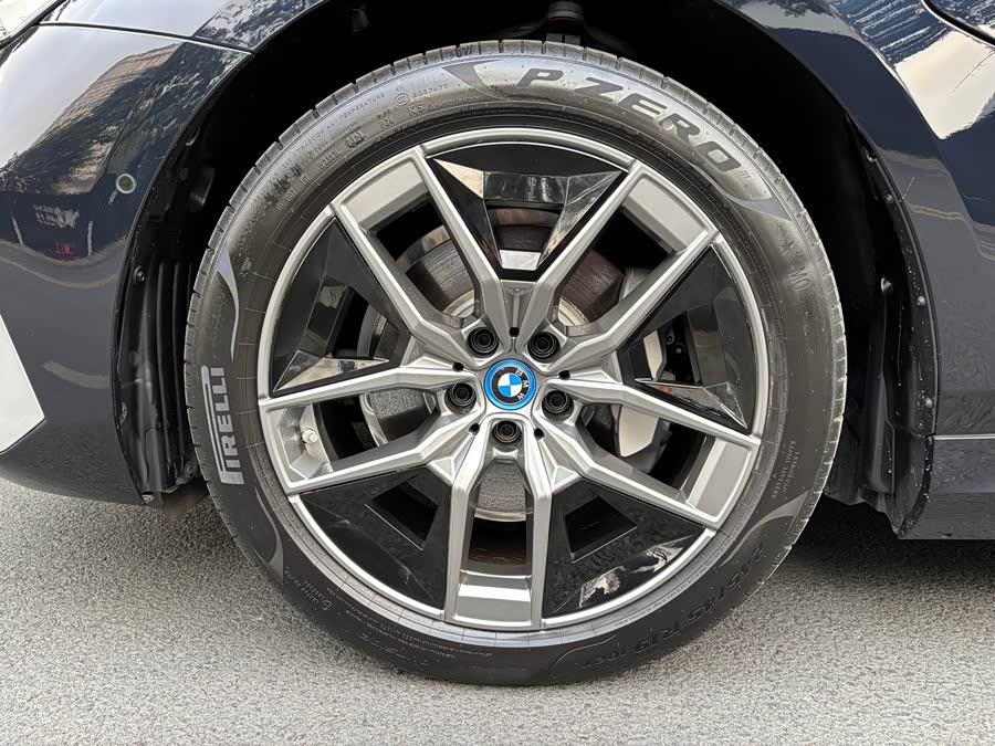 BMW i5 2024 #8 BMW i5 2024 car image #8