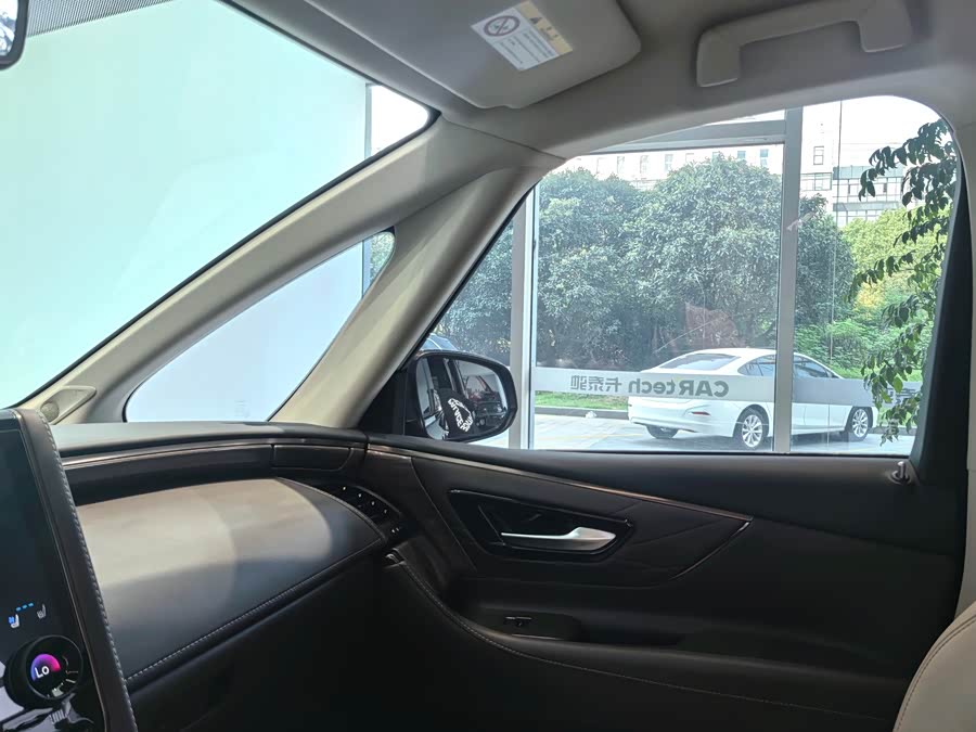 Toyota Alphard 2024 #8 Toyota Alphard 2024 изображение автомобиля #8