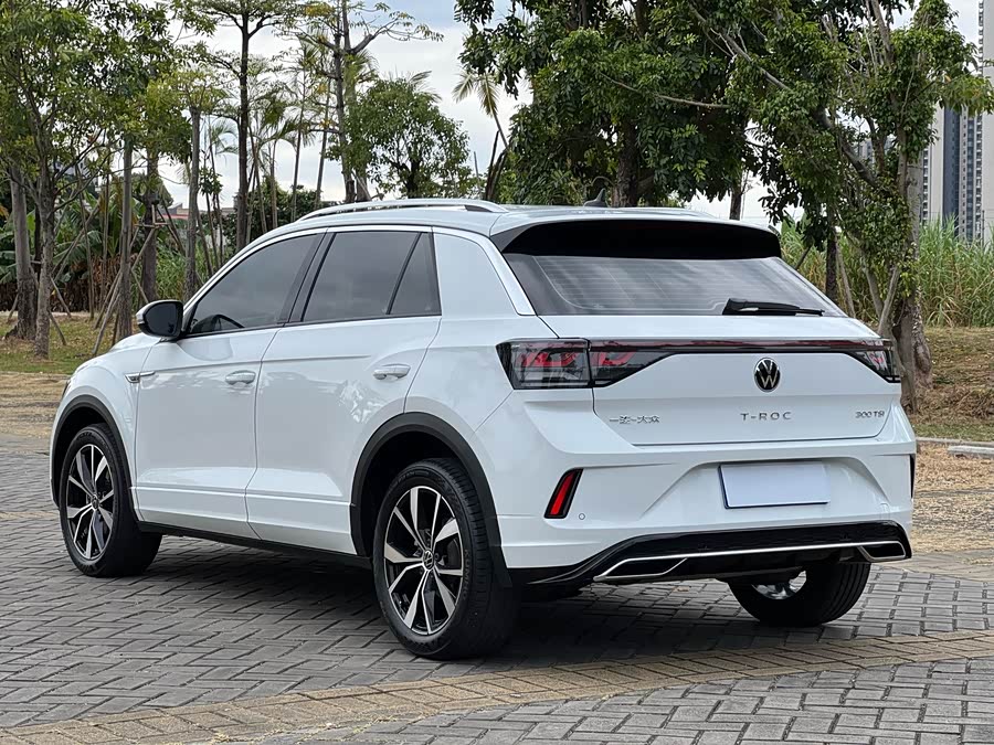 Volkswagen T-Roc 2023 car image #8