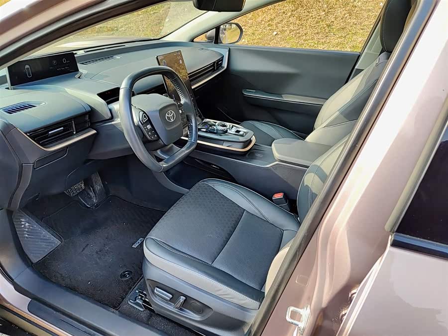 Toyota bZ3 2023 immagine di auto #8