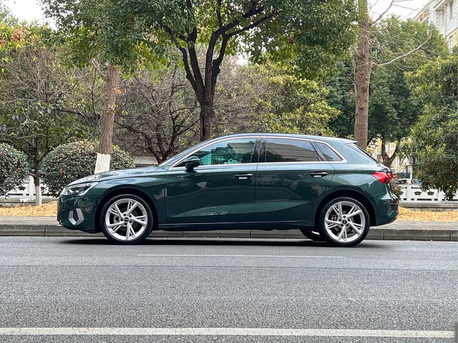 Audi Q4 e-tron 2023 #8 Audi Q4 e-tron 2023 immagine di auto #8