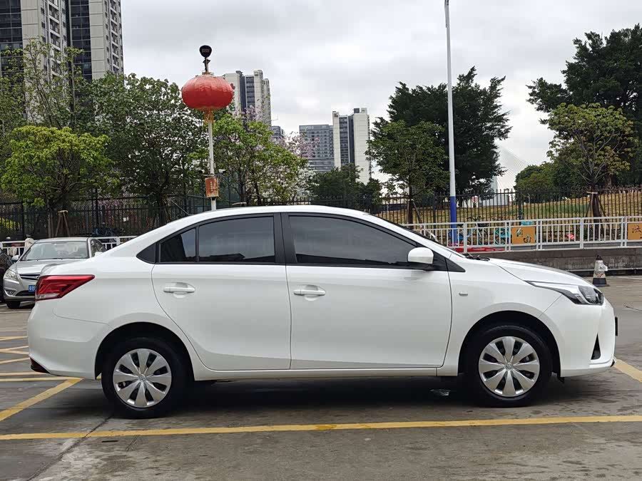 Toyota Yaris L Zhixiang 2021 صورة سيارة #8