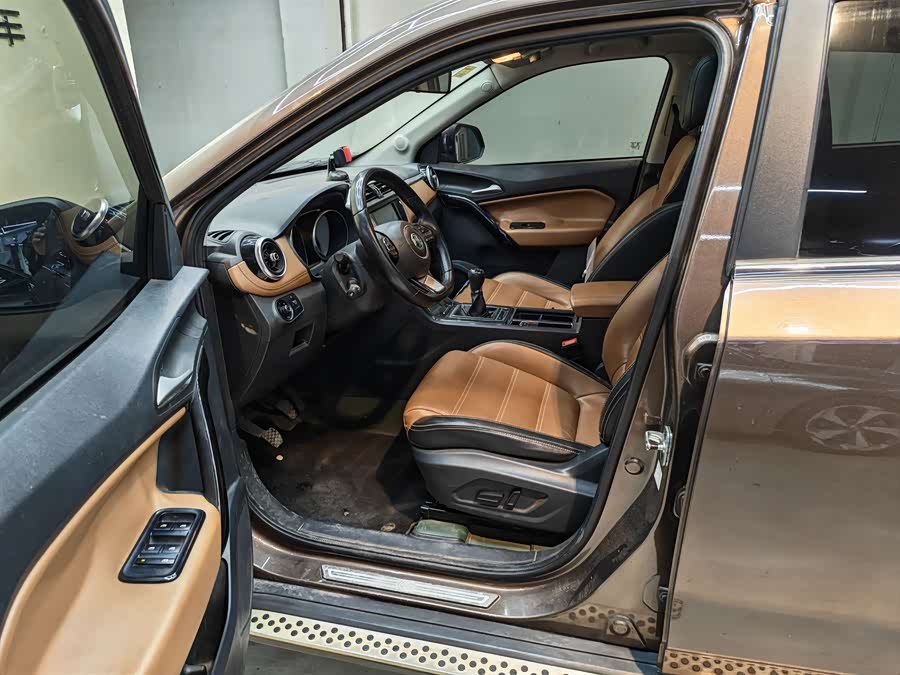 MG GS 2017 car image #8