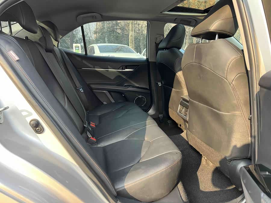 Toyota Camry 2021 immagine di auto #8