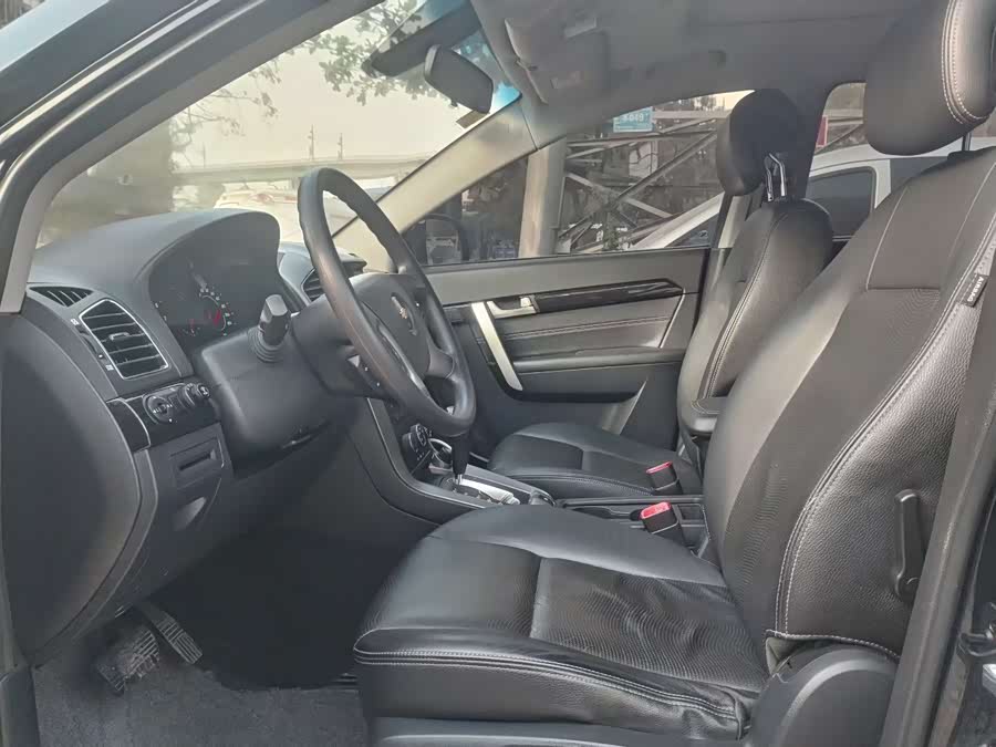 Chevrolet Captiva 2015 car image #8