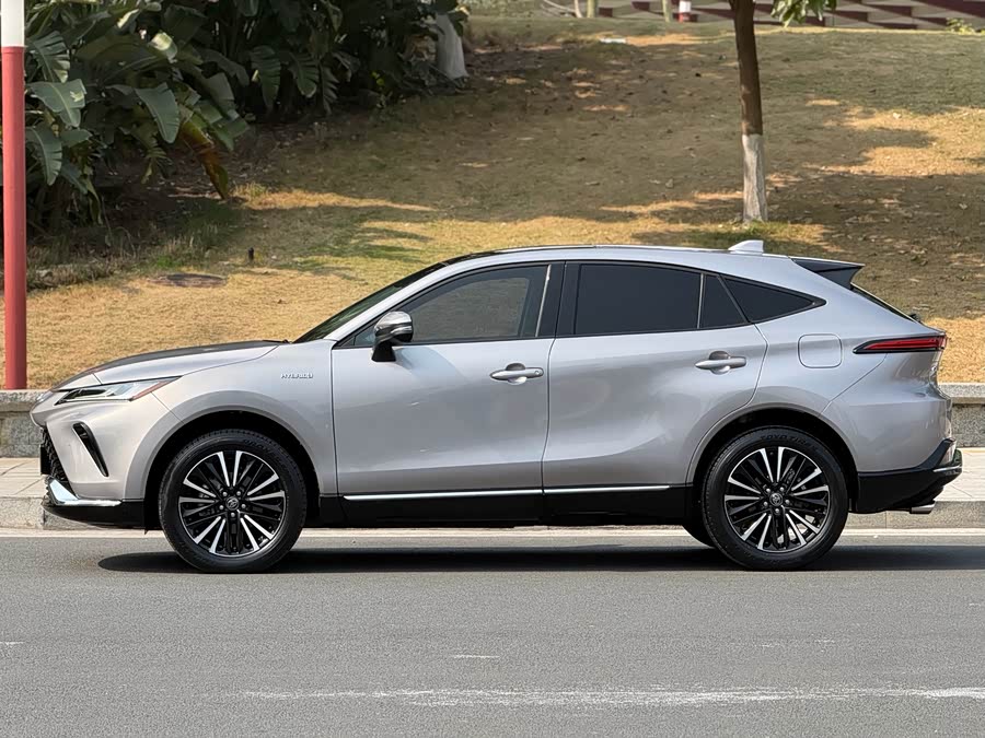 Toyota Venza 2023 immagine di auto #8