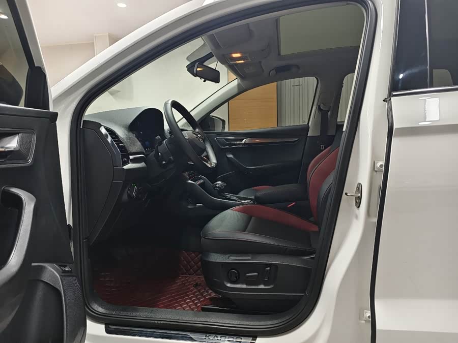 Skoda Karoq 2022 изображение автомобиля #8