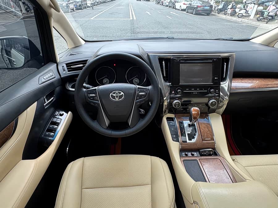 Toyota Alphard 2017 изображение автомобиля #8