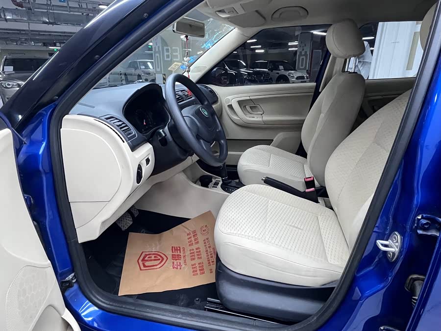 Skoda Fabia 2012 immagine di auto #8