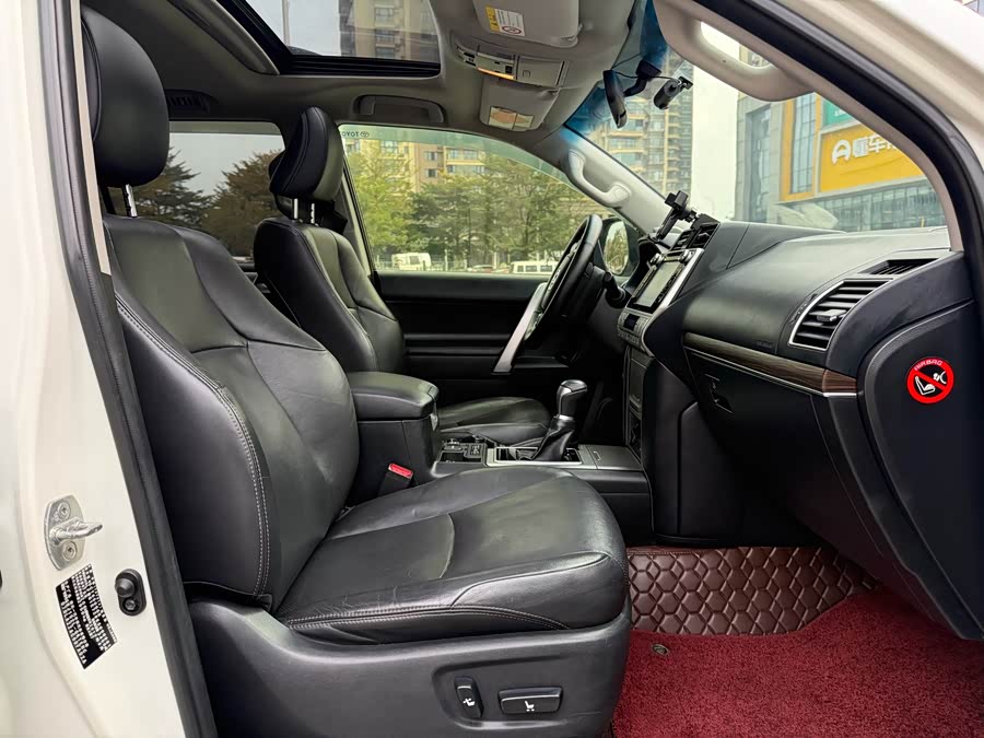 Toyota Land Cruiser Prado 2019 car image #8