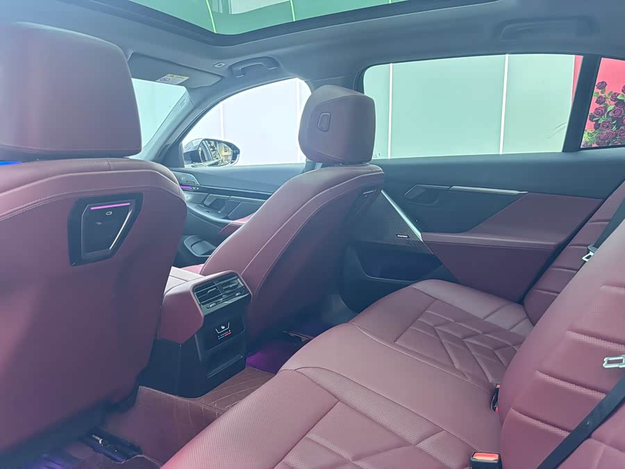 BMW 5 Series 2024 #8 BMW 5 Series 2024 car image #8