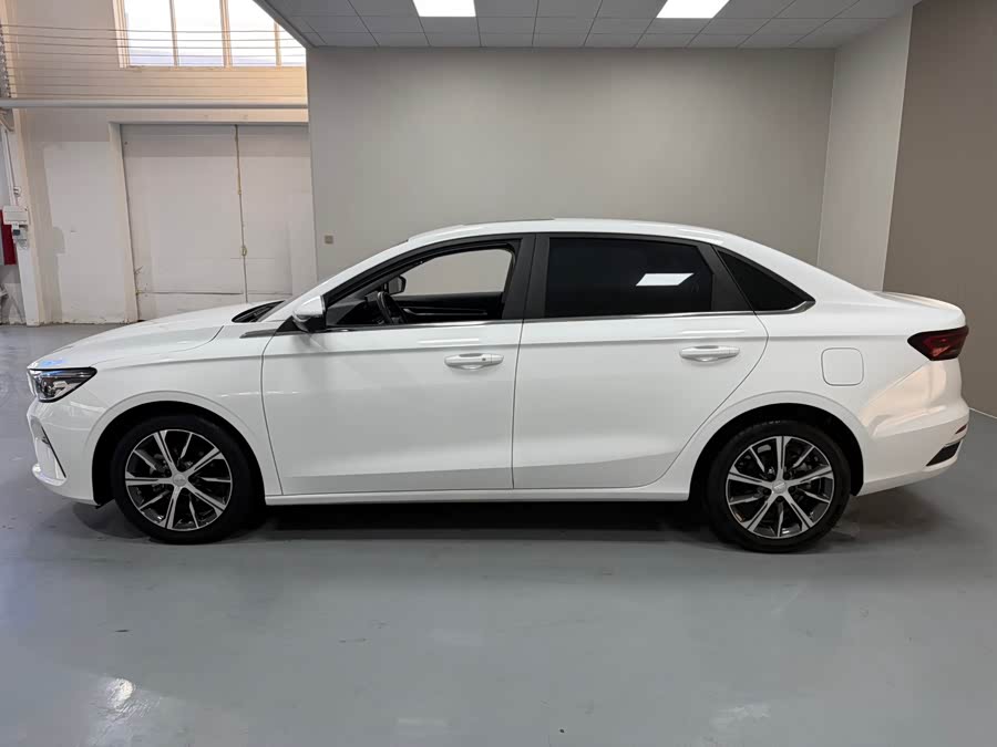 GEELY Emgrand 2023 #8 GEELY Emgrand 2023 car image #8