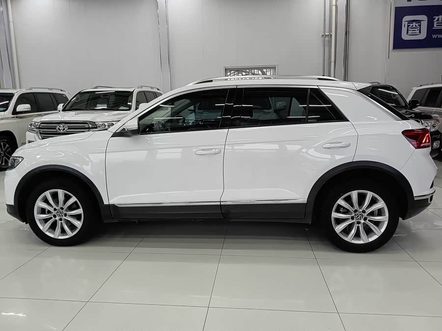 Volkswagen T-Roc 2023 #8 Volkswagen T-Roc 2023 car image #8