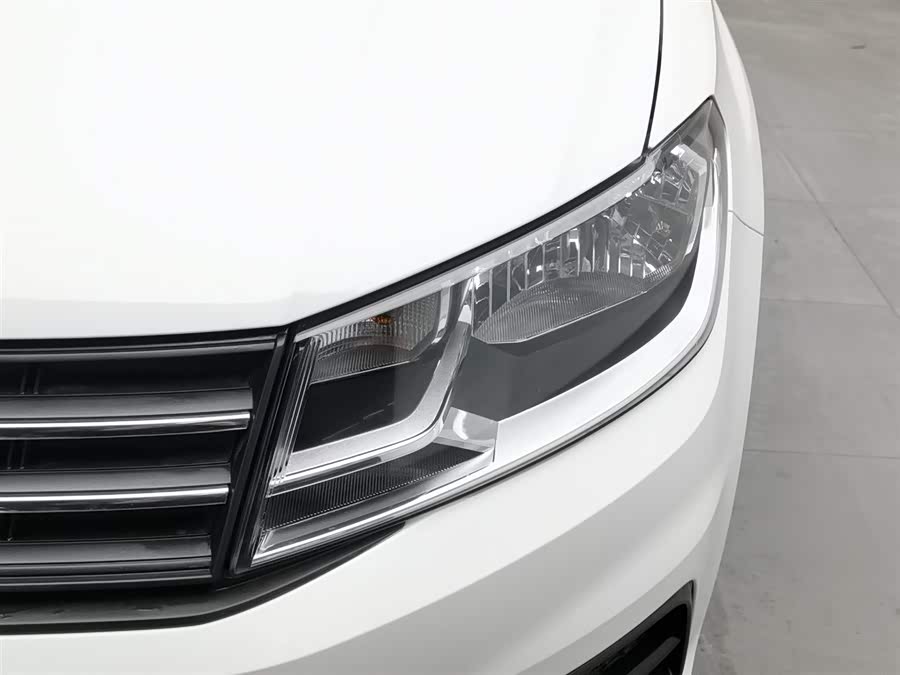 Santana 2022 car image #8