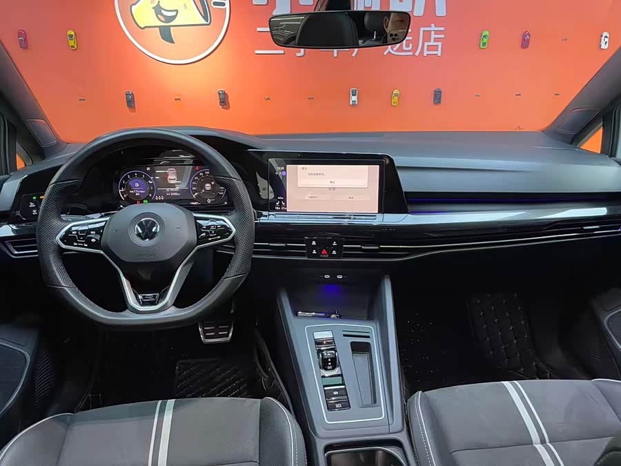 Volkswagen Golf 2023 car image #8