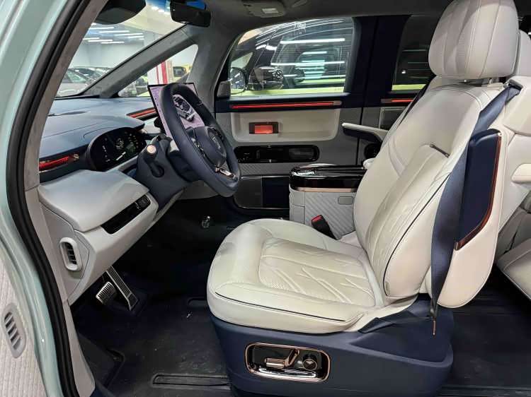 Zeekr MIX 2024 صورة سيارة #8