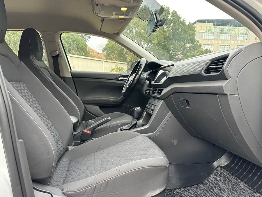 Volkswagen T-Cross 2020 #8 Volkswagen T-Cross 2020 car image #8