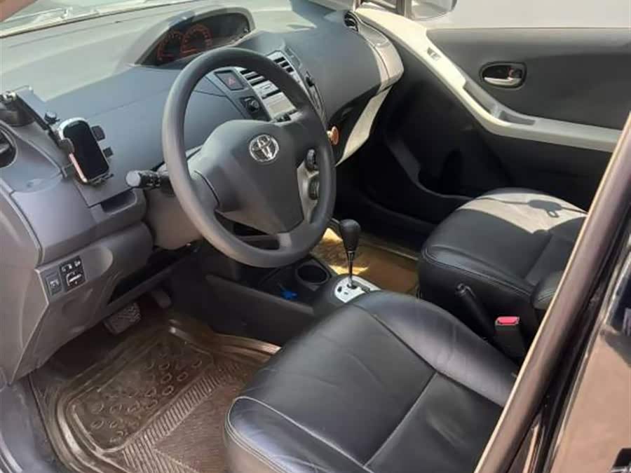 Toyota Yaris 2009 car image #8