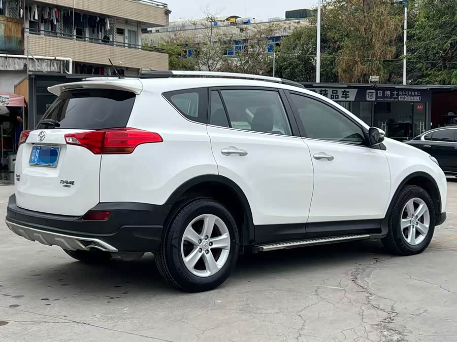 Toyota RAV4 2015 #8 Toyota RAV4 2015 car image #8
