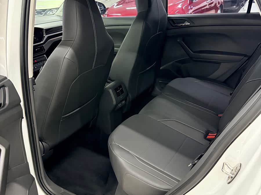 Volkswagen T-Cross 2022 car image #8