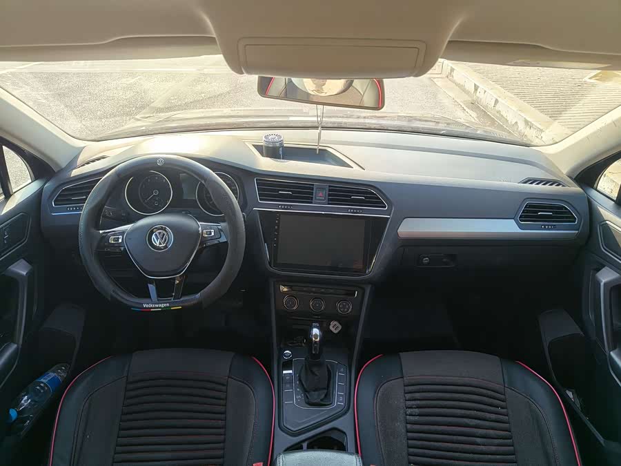 Volkswagen Tiguan L 2018 car image #8