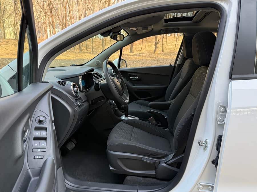 Chevrolet Tracker 2016 #8 Chevrolet Tracker 2016 car image #8