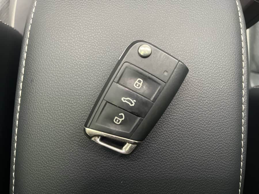 Volkswagen Tiguan L 2020 car image #8