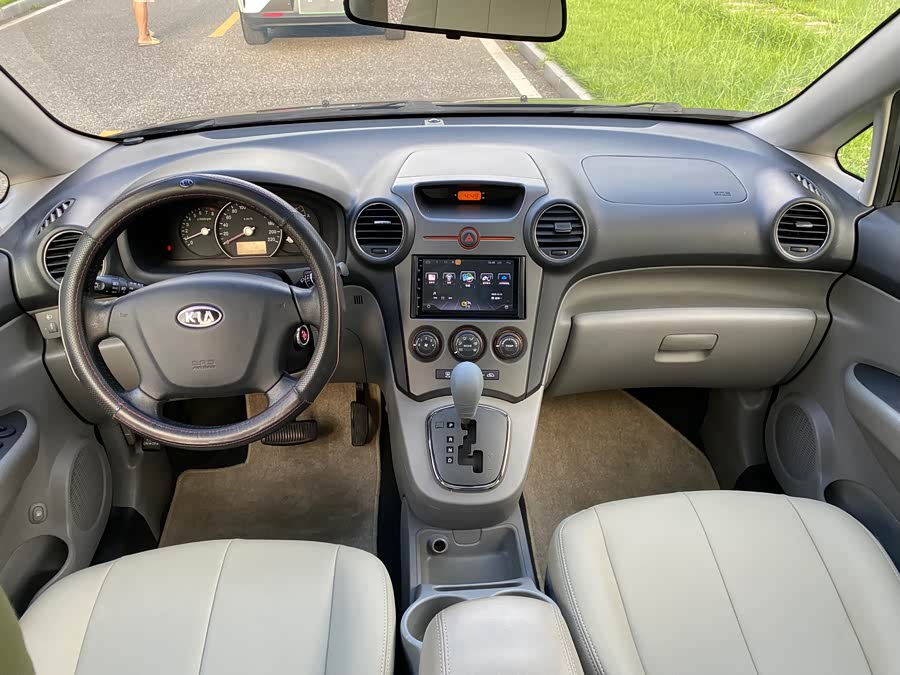 Kia Carens 2012 immagine di auto #8