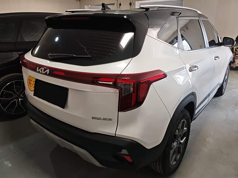 Kia Seltos 2024 car image #8