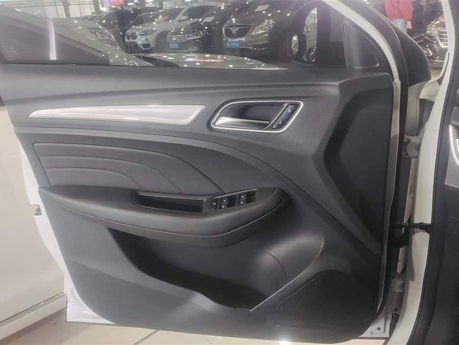 Roewe RX3 2021 изображение автомобиля #8