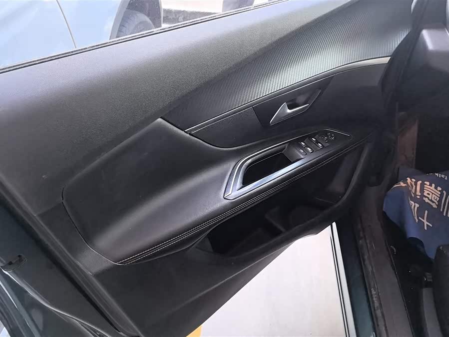 Peugeot 5008 2019 car image #8