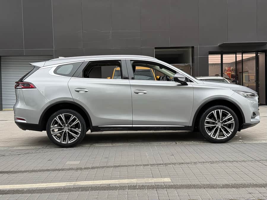 BYD Tang 2018 car image #8