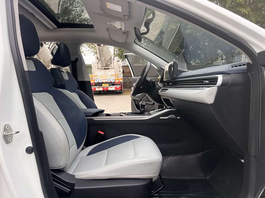 GEELY Emgrand 2022 car image #8