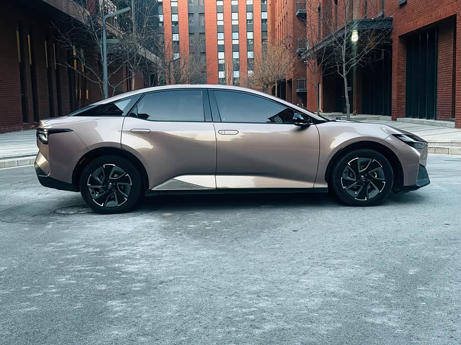 Toyota bZ3 2023 immagine di auto #8