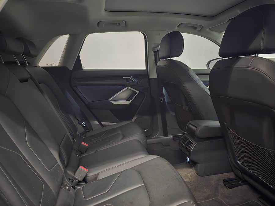 Audi Q3 2020 car image #8