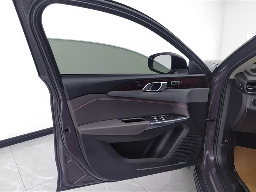 Lynk & Co 02 2019 car image #8