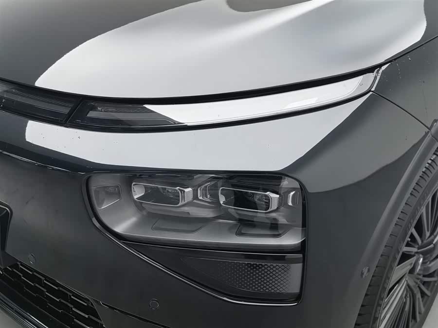 Xpeng G9 2025 car image #8