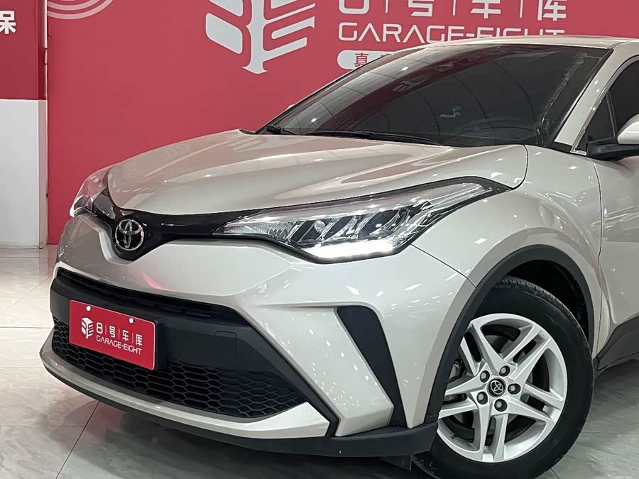 Toyota C-HR 2023 immagine di auto #8