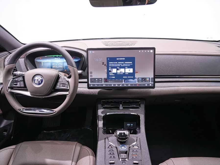 BYD Han 2024 car image #8