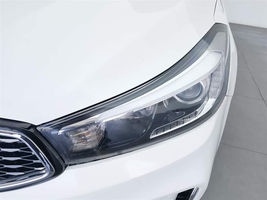 Kia K3 2017 car image #8