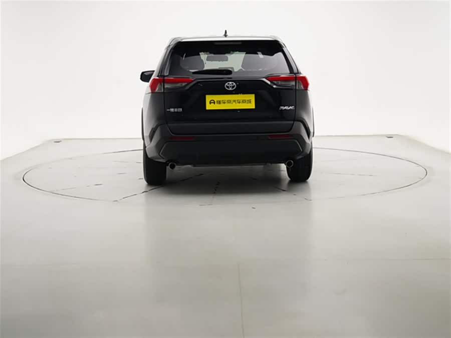 Toyota RAV4 2022 car image #8
