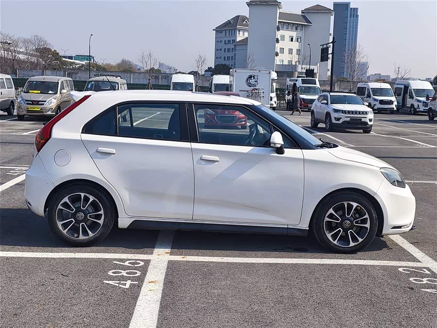 MG 3 2015 car image #8