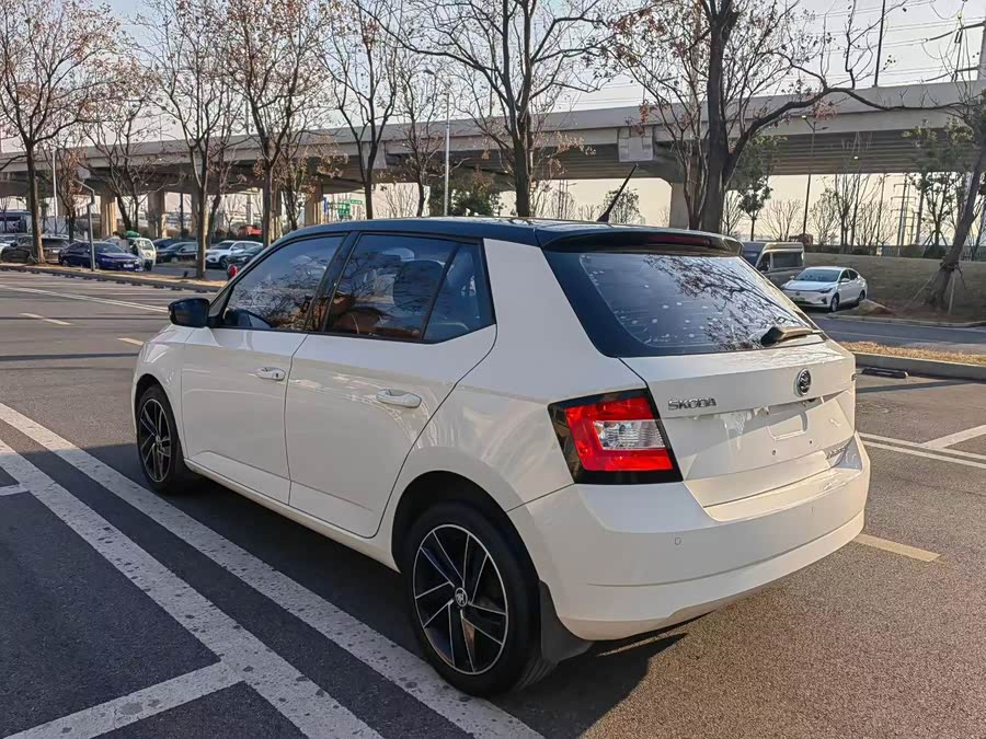 Skoda Fabia 2018 car image #8