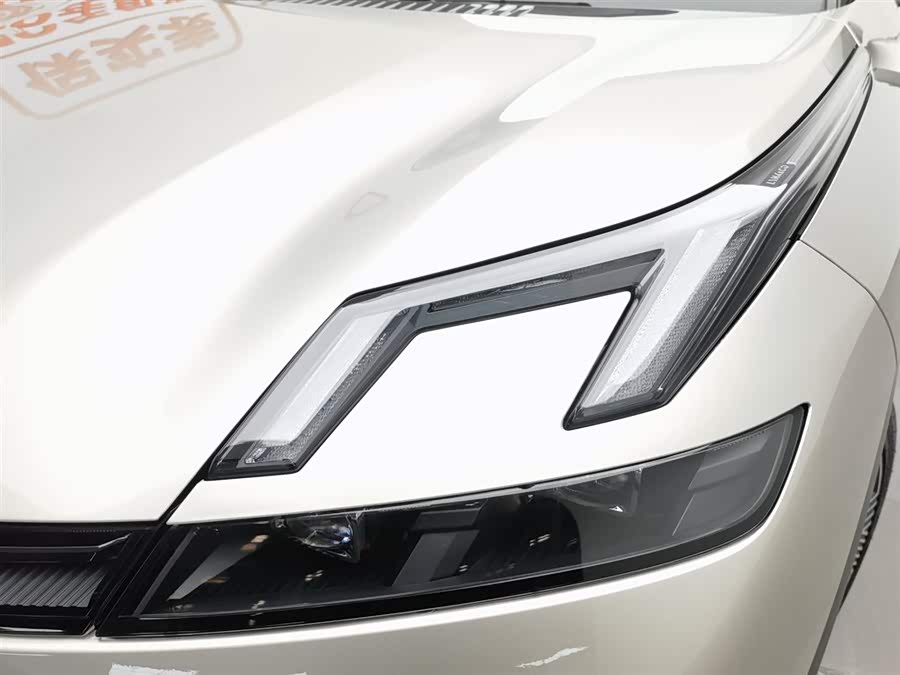 Lynk & Co 08 EM-P 2023 car image #8