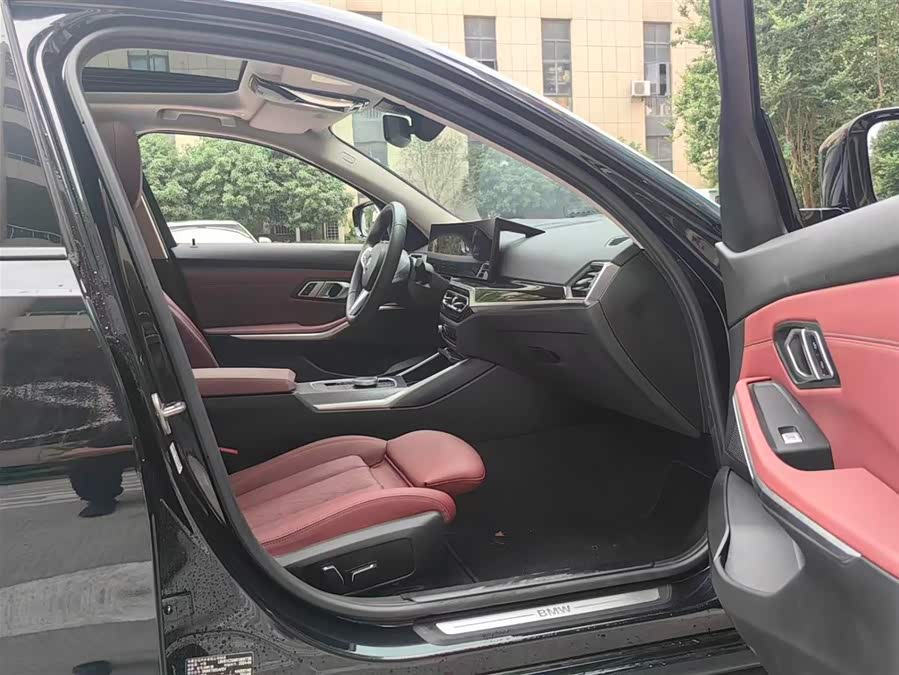 BMW i3 2024 car image #8
