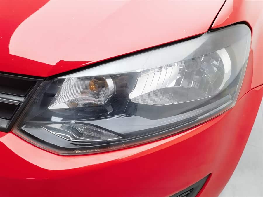 Volkswagen Polo 2012 car image #8
