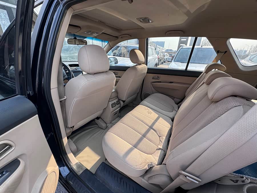 Kia Carens 2010 immagine di auto #8